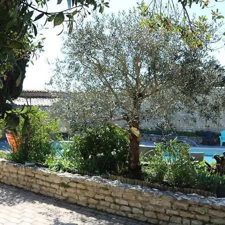 Del Re 1 Dans Avec Piscine La Flotte